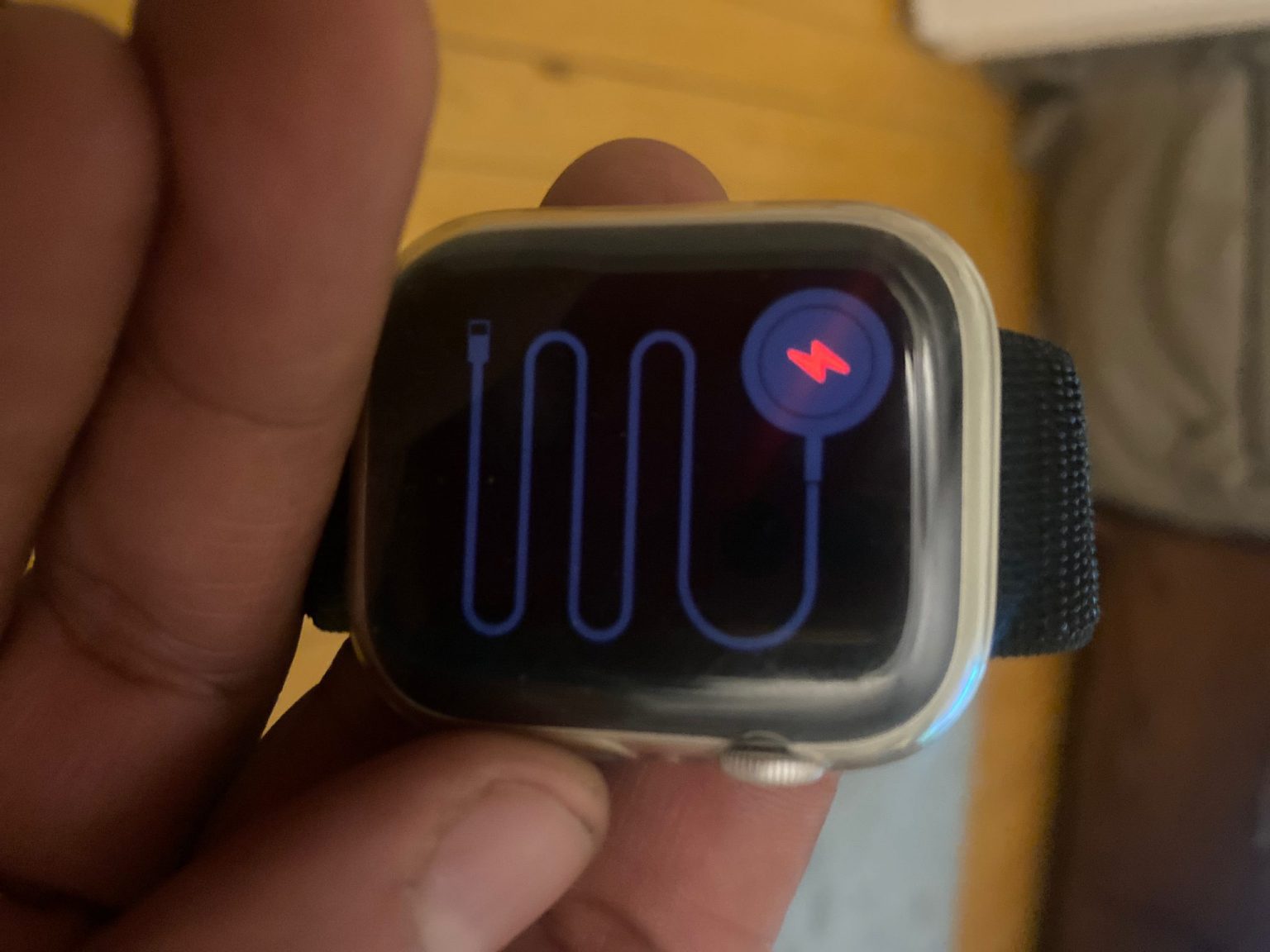 Red battery symbol on apple watch hot sale